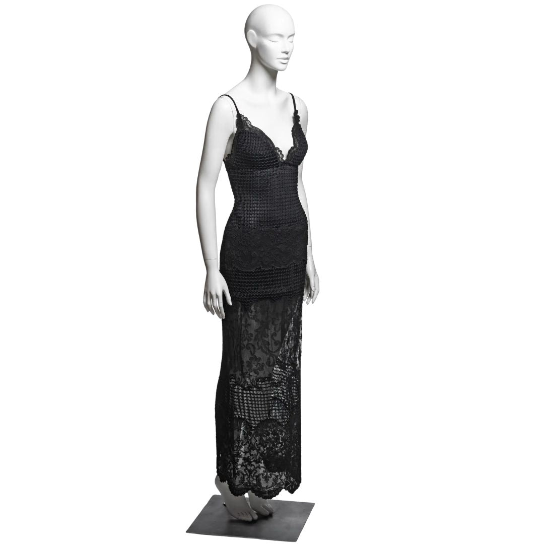 Gianni Versace FW 1993 - Collectors item Lace Fitted Evening Dress